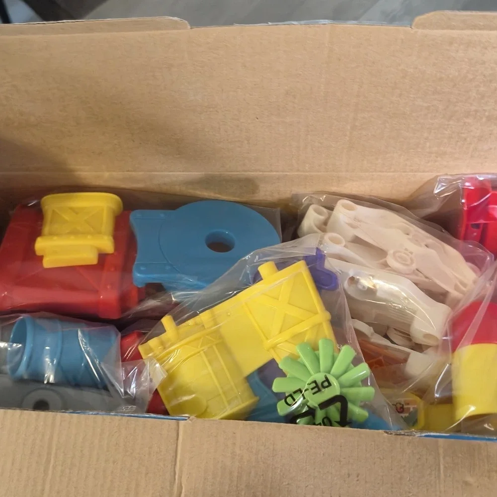 VTech Go! Go! Smart Wheels Roadmaster Train Set 73 Pc Playset New Open Ugly Box